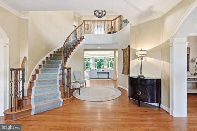 7818 CROWNHURST CT, Mclean, VA 22102