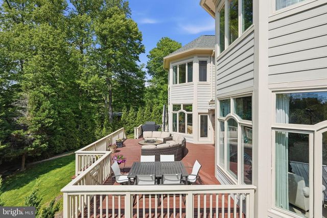 7818 CROWNHURST CT, Mclean, VA 22102