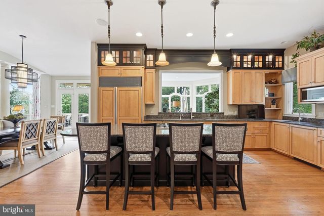 7818 CROWNHURST CT, Mclean, VA 22102