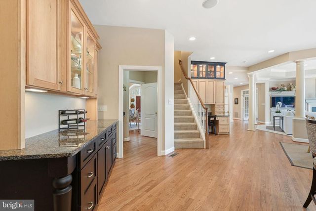 7818 CROWNHURST CT, Mclean, VA 22102