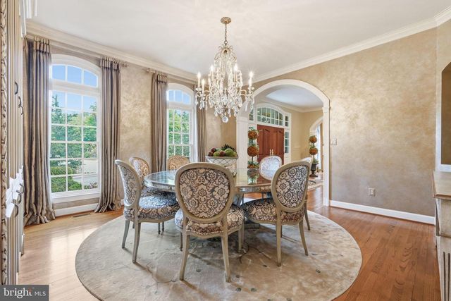 7818 CROWNHURST CT, Mclean, VA 22102