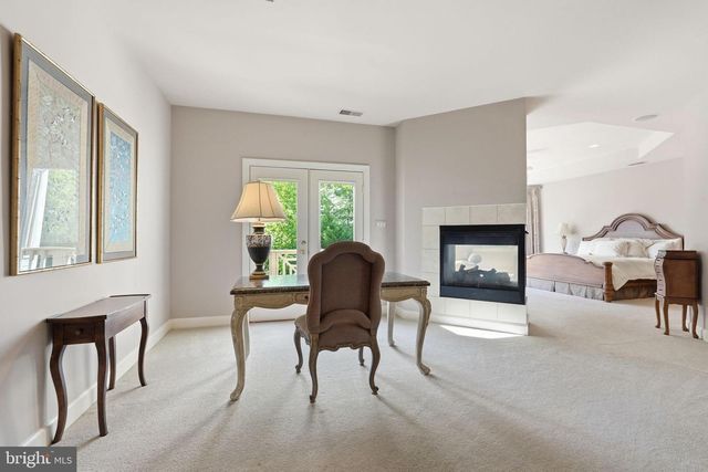7818 CROWNHURST CT, Mclean, VA 22102