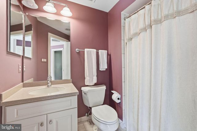 7818 CROWNHURST CT, Mclean, VA 22102