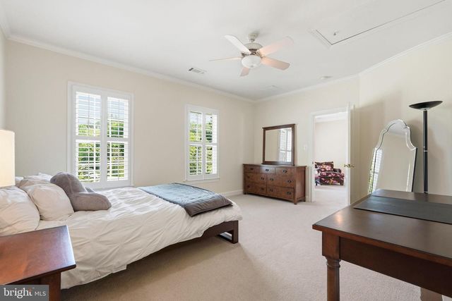 7818 CROWNHURST CT, Mclean, VA 22102
