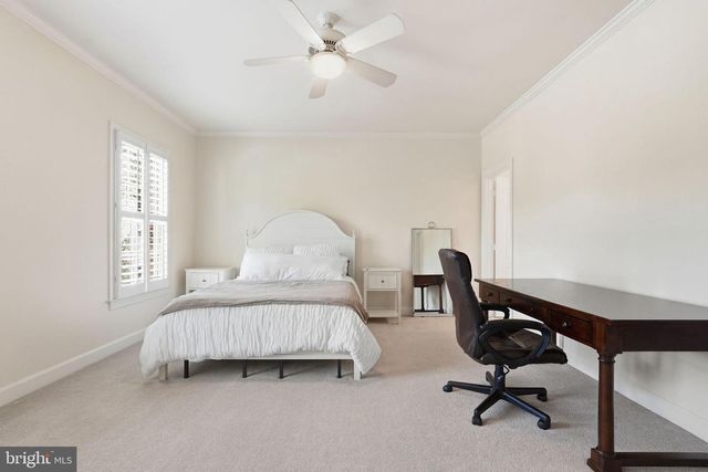 7818 CROWNHURST CT, Mclean, VA 22102