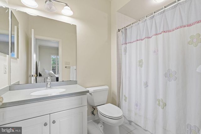 7818 CROWNHURST CT, Mclean, VA 22102