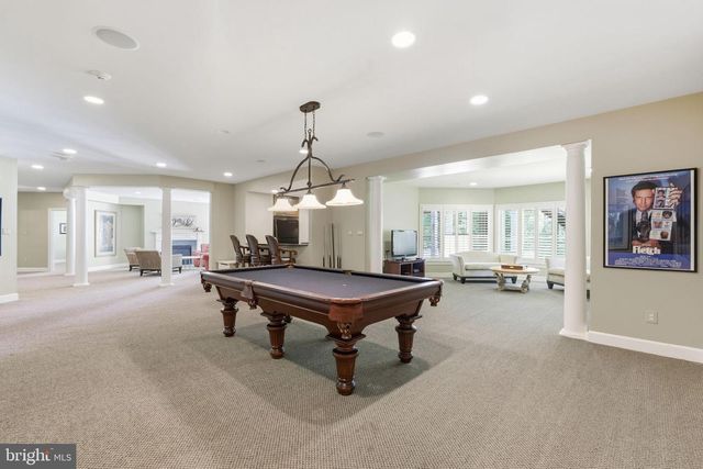 7818 CROWNHURST CT, Mclean, VA 22102