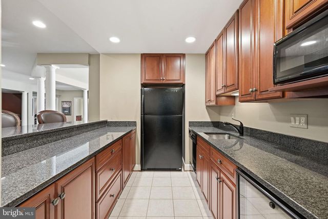 7818 CROWNHURST CT, Mclean, VA 22102
