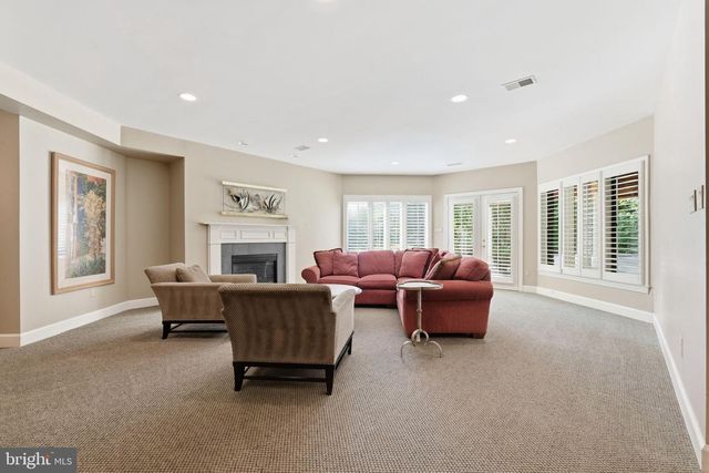 7818 CROWNHURST CT, Mclean, VA 22102