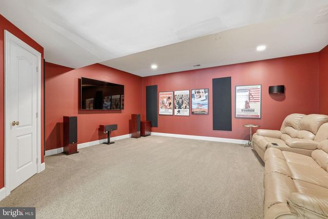 7818 CROWNHURST CT, Mclean, VA 22102