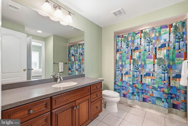 7818 CROWNHURST CT, Mclean, VA 22102
