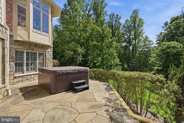 7818 CROWNHURST CT, Mclean, VA 22102