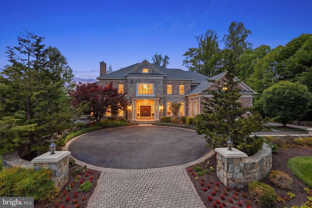 7818 CROWNHURST CT, Mclean, VA 22102