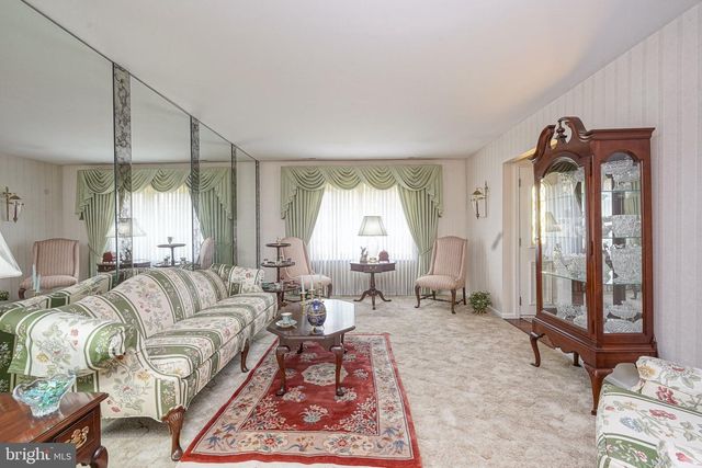 2530 TAUTON DR, Pennsauken, NJ 08109