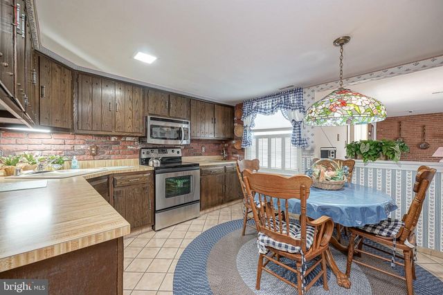 2530 TAUTON DR, Pennsauken, NJ 08109