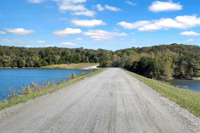 116 Grenoble Lake Drive, Innsbrook, MO 63390