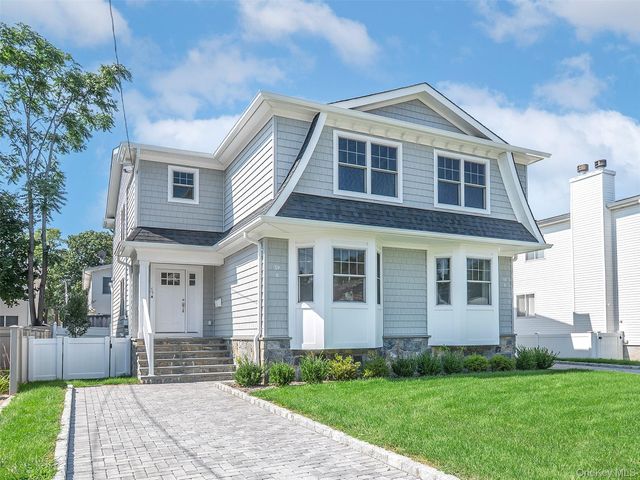 59 Edgewood Road A, Port Washington, NY 11050