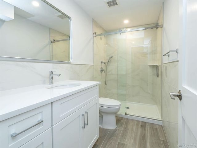 59 Edgewood Road A, Port Washington, NY 11050