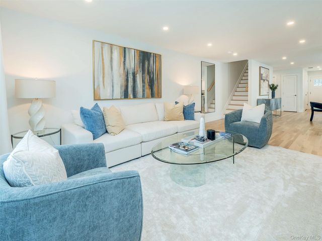 59 Edgewood Road A, Port Washington, NY 11050