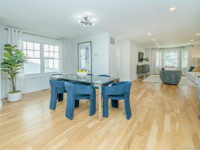 59 Edgewood Road A, Port Washington, NY 11050