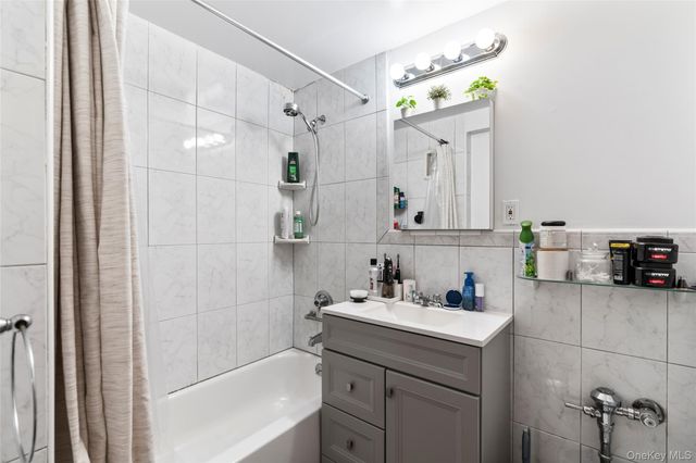 88-12 151 Avenue 4B, Howard Beach, NY 11414