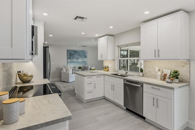 1100 SW 15th Avenue, Boca Raton, FL 33486