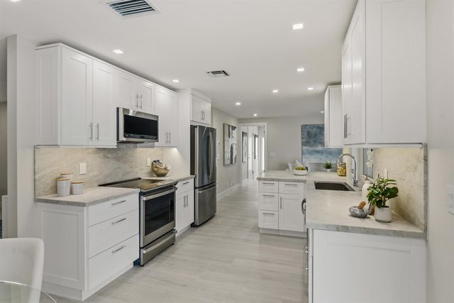 1100 SW 15th Avenue, Boca Raton, FL 33486