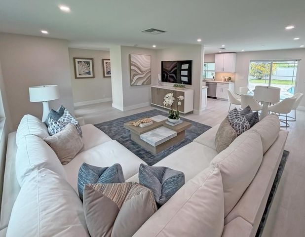 1100 SW 15th Avenue, Boca Raton, FL 33486