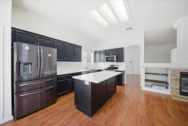 336 Wildflower Dr, Roseville, CA 95678