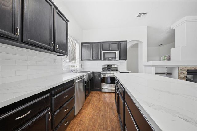 336 Wildflower Dr, Roseville, CA 95678