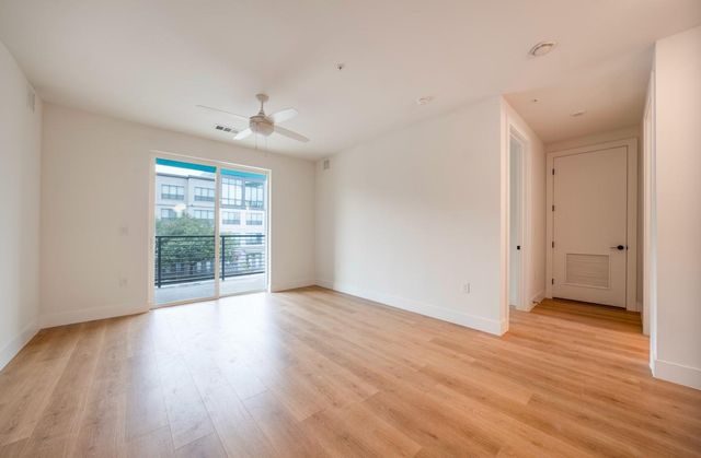 1701 Simond Ave 212, Austin, TX 78723