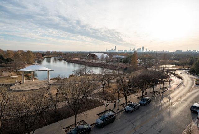 1701 Simond Ave 212, Austin, TX 78723