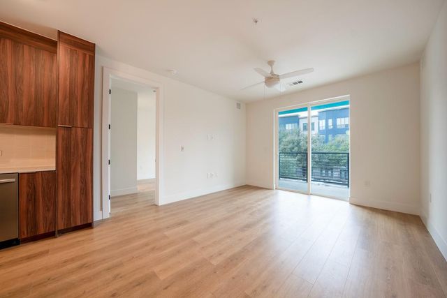 1701 Simond Ave 212, Austin, TX 78723