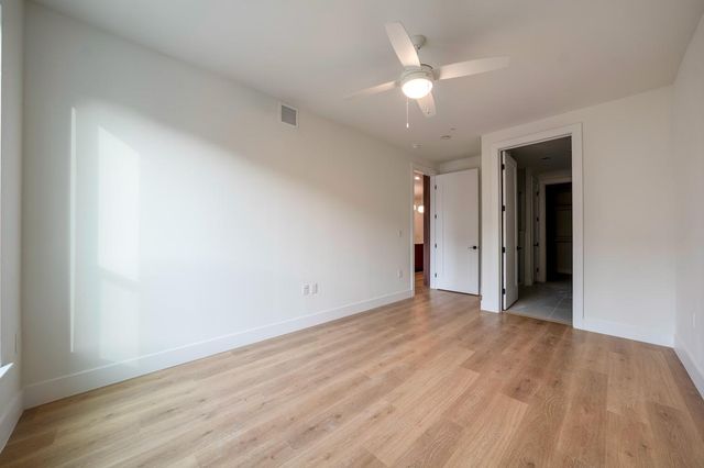 1701 Simond Ave 212, Austin, TX 78723