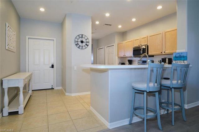 9100 Southmont CV 302, Fort Myers, FL 33908