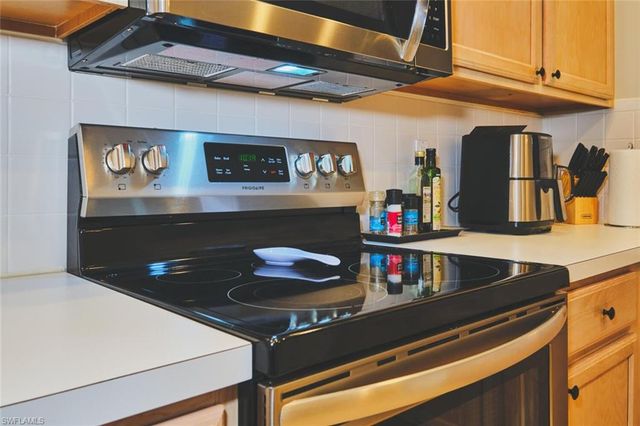 9100 Southmont CV 302, Fort Myers, FL 33908