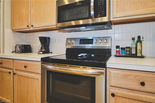 9100 Southmont CV 302, Fort Myers, FL 33908