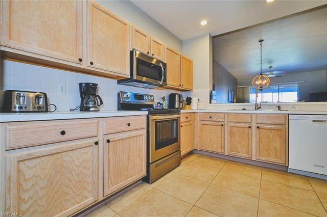 9100 Southmont CV 302, Fort Myers, FL 33908