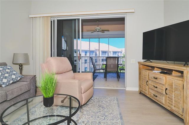 9100 Southmont CV 302, Fort Myers, FL 33908