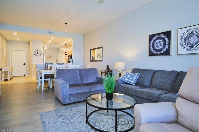 9100 Southmont CV 302, Fort Myers, FL 33908