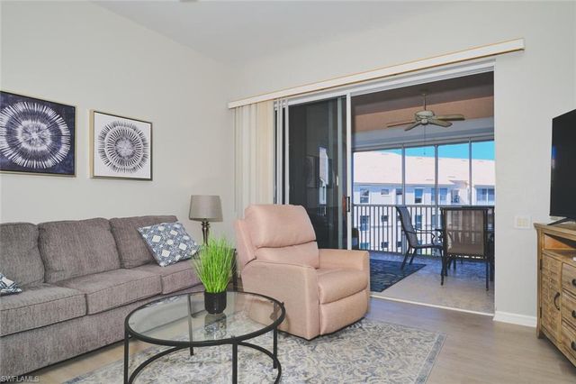 9100 Southmont CV 302, Fort Myers, FL 33908