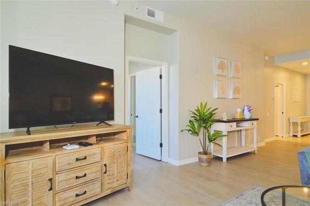 9100 Southmont CV 302, Fort Myers, FL 33908