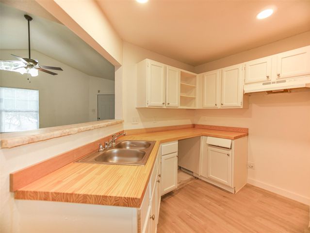 5401 Atascosa DR, Austin, TX 78744