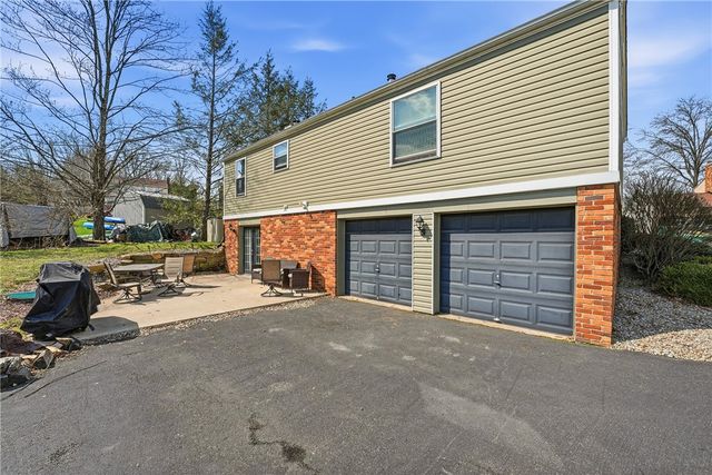 114 Rembrandt Dr, Twp Of But Se, PA 16002