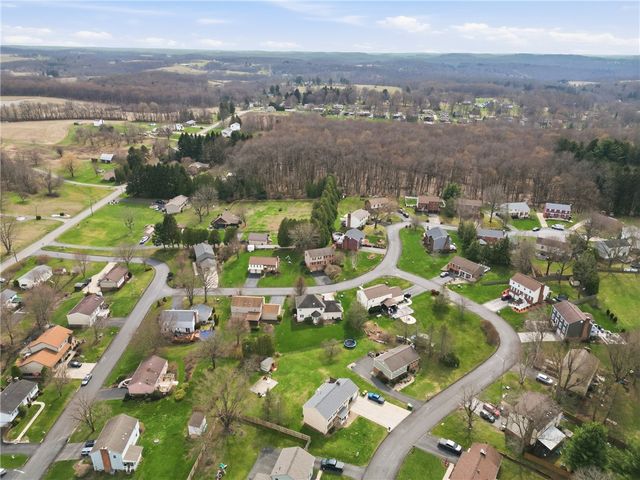 114 Rembrandt Dr, Twp Of But Se, PA 16002