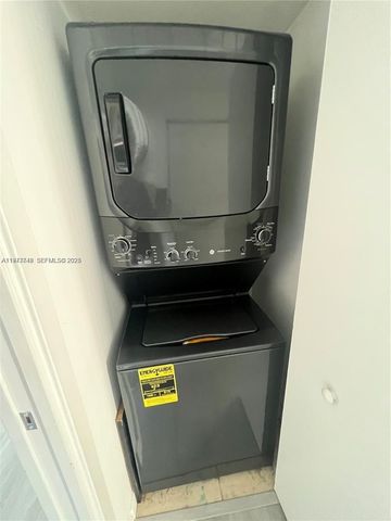 325 S Biscayne Blvd 2415, Miami, FL 33131