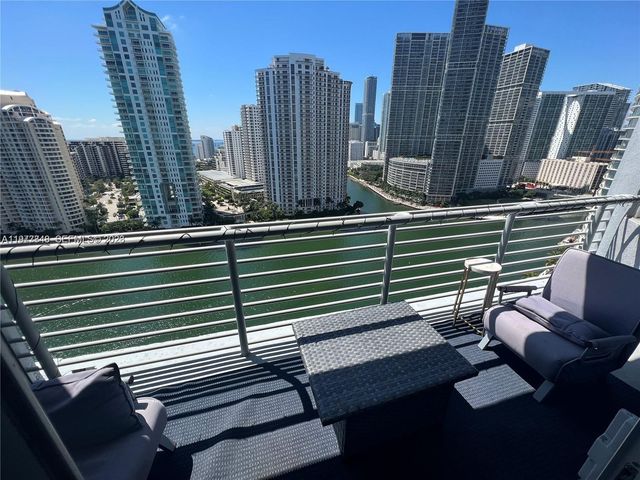 325 S Biscayne Blvd 2415, Miami, FL 33131