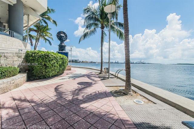 325 S Biscayne Blvd 2415, Miami, FL 33131