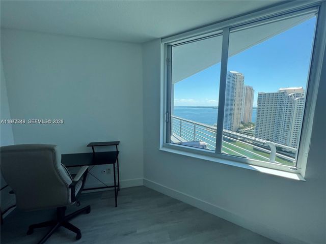 325 S Biscayne Blvd 2415, Miami, FL 33131