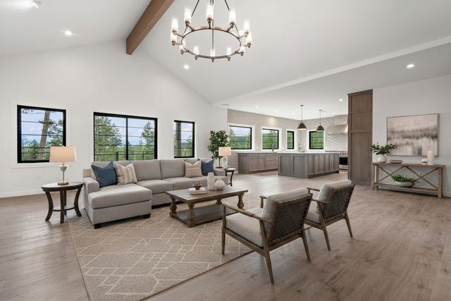 166 Blacktail Loop, Lakeside, MT 59922